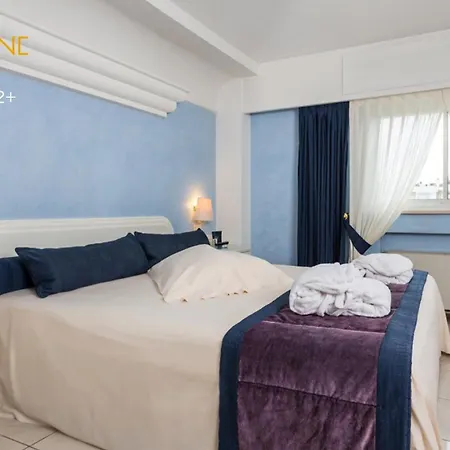 Luna E Aqua Only Adults +12 4* ريتشيوني