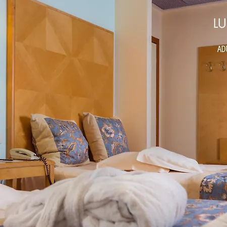 Luna E Aqua Only Adults +12 4*