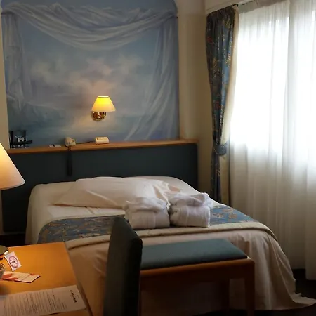 Luna E Aqua Only Adults +12