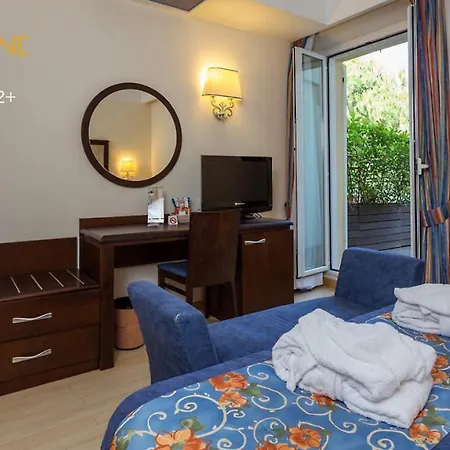 Luna E Aqua Only Adults +12 4*