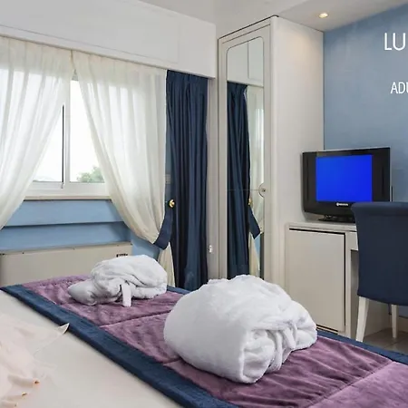 Luna E Aqua Only Adults +12