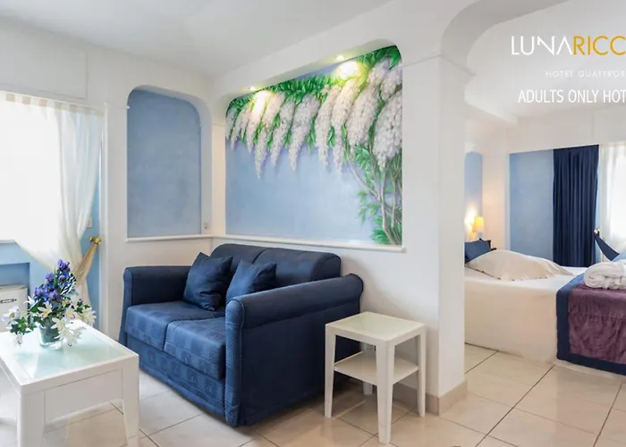 Luna E Aqua Only Adults +12 4*