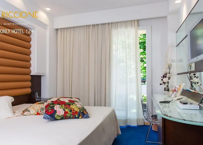 Luna E Aqua Only Adults +12