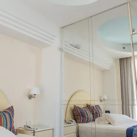 Luna E Aqua Only Adults +12